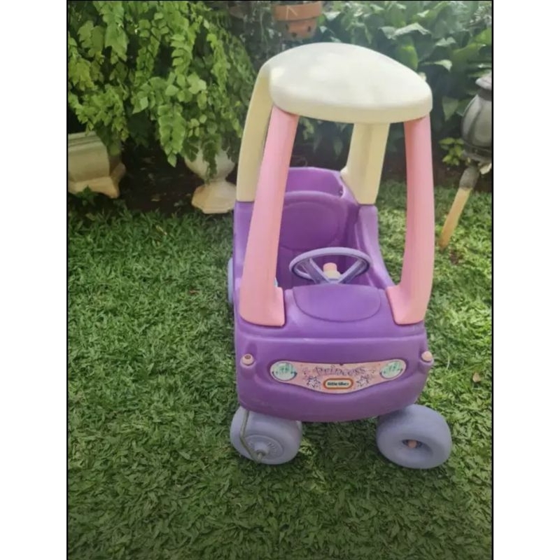 Preloved Mobil mobilan little tikes princess cozy coupe seken bekas