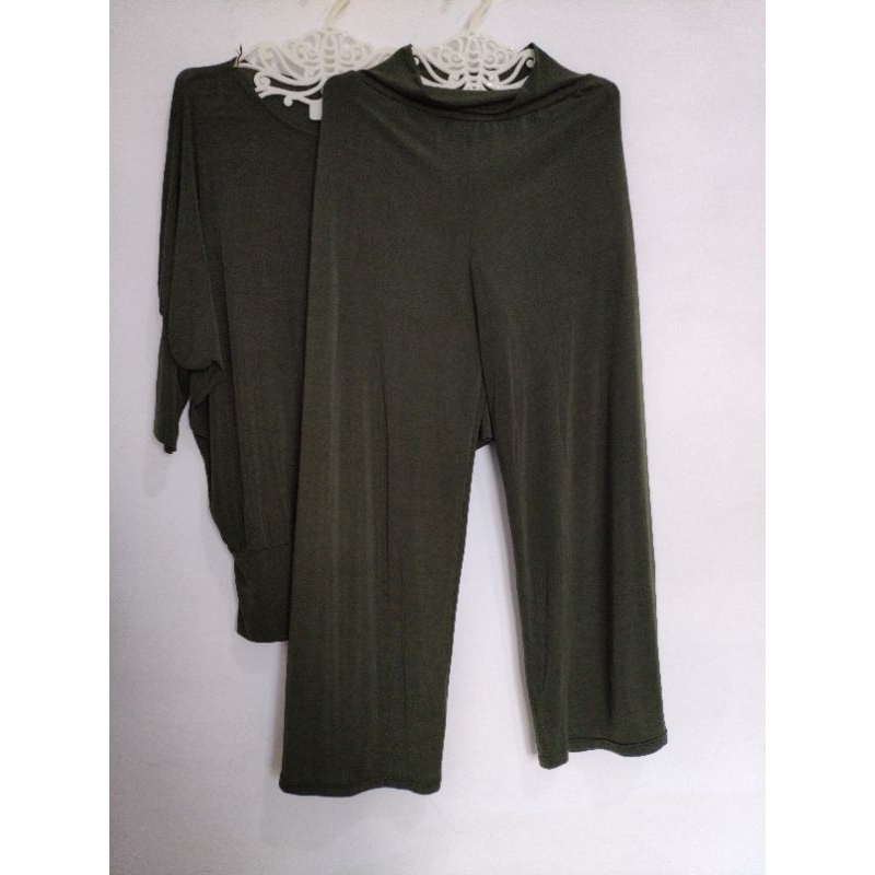 Set One Set Baju Hijau Army Cewek Wanita