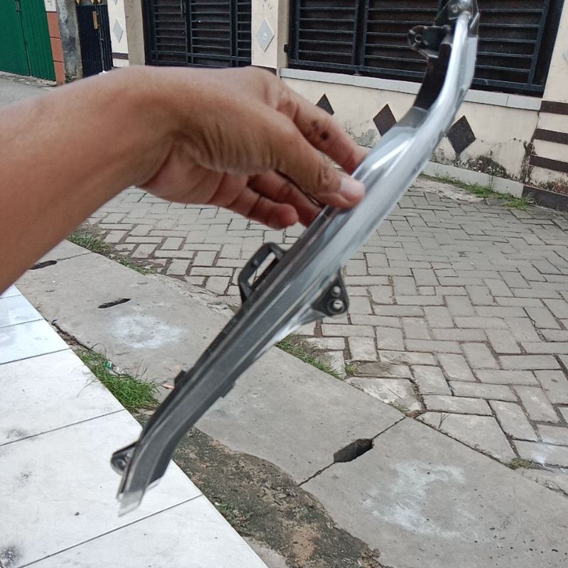 alis sein sebelah kanani atas pcx 150 cc
