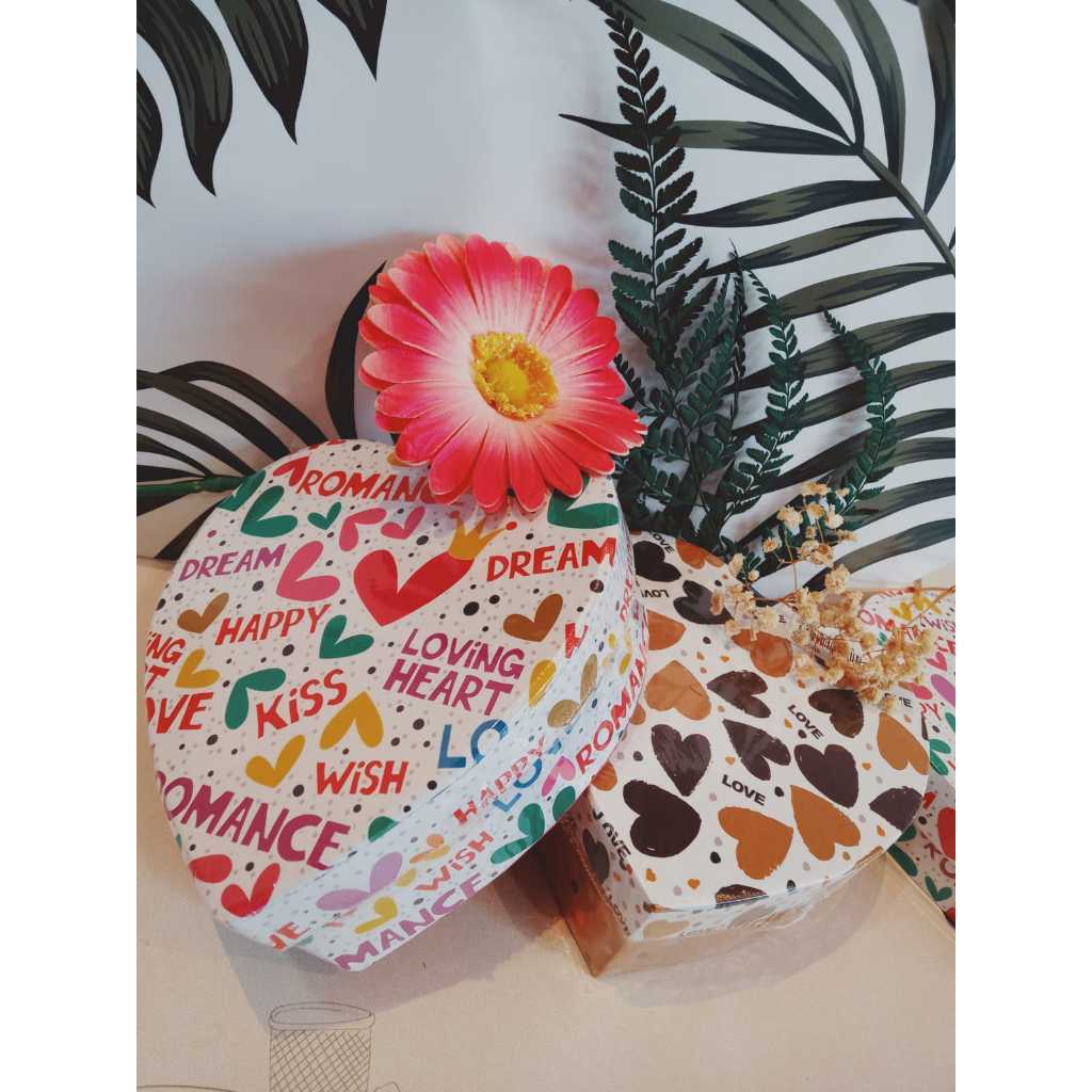 

Gift Box Heart Shape A / Kotak Kado Kiky Heart Shape Box / Gift Box Model Love
