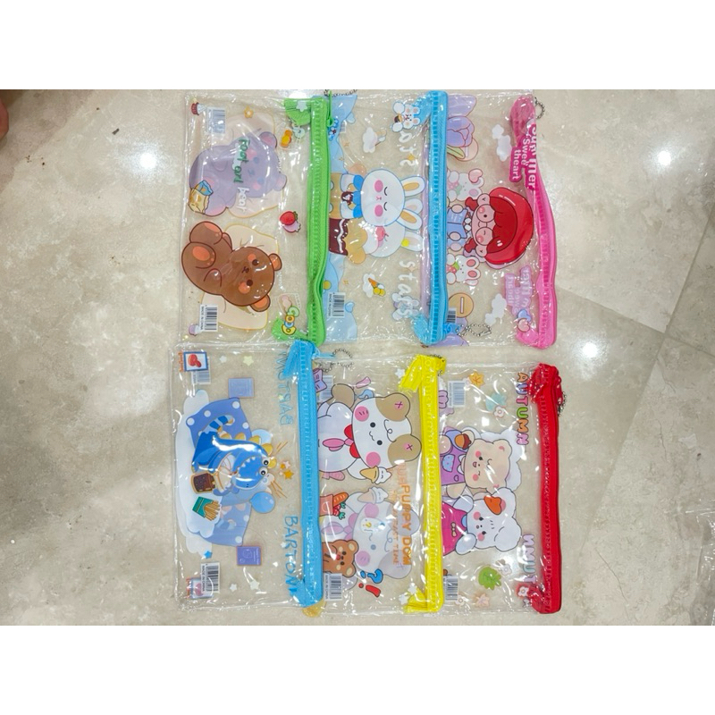 

POUCH TEMPAT PENSIL PULPEN ALAT TULIS WARNA TRANSPARAN MOTIF KARAKTER LUCU IMPORT / POUCH ALAT TULIS / PERLENGKAPAN SEKOLAH / POUCH ALAT TULIS / TEMPAT ALAT TULIS TRANSPARAN / POUCH WARNA TRANSPARAN