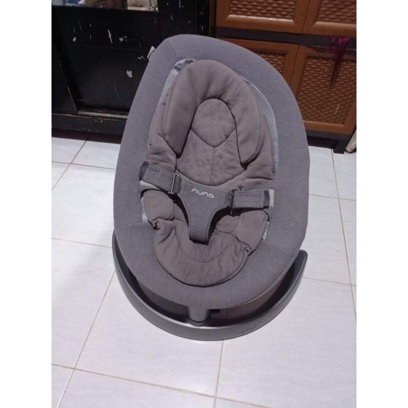 Ayunan bayi bouncer baby swing Nuna Leaf Grow 2019 bisa Recline kondisi preloved like new sudah laun