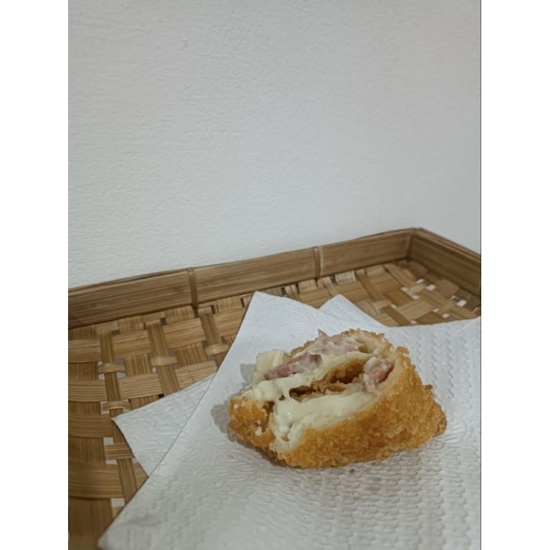 

Risol Mayonaise Frozen / Risol Mayo / Risoles Mayonaise / Risol Isi Mayo dan Ham / Risol Mayonaise Ham Beku / Risol Mayo Frozen 10 pc