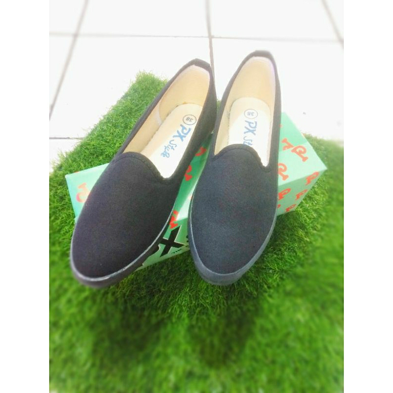 sepatu PX style.hitam polos tanpa tali.