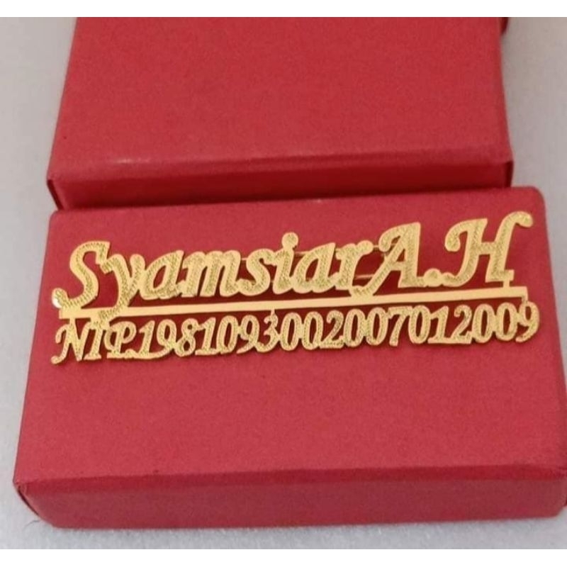 Bros Nama Lapis emas Bros NIP Aksesoris Fashion