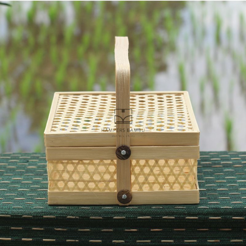 

Hampers box Hantaran Bambu Premium Murah 25 cm x 25 cm by HAMPERS BAMBU