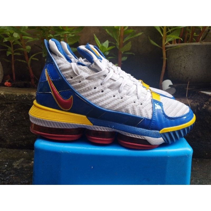 Lebron 16 Superman superbron size 42