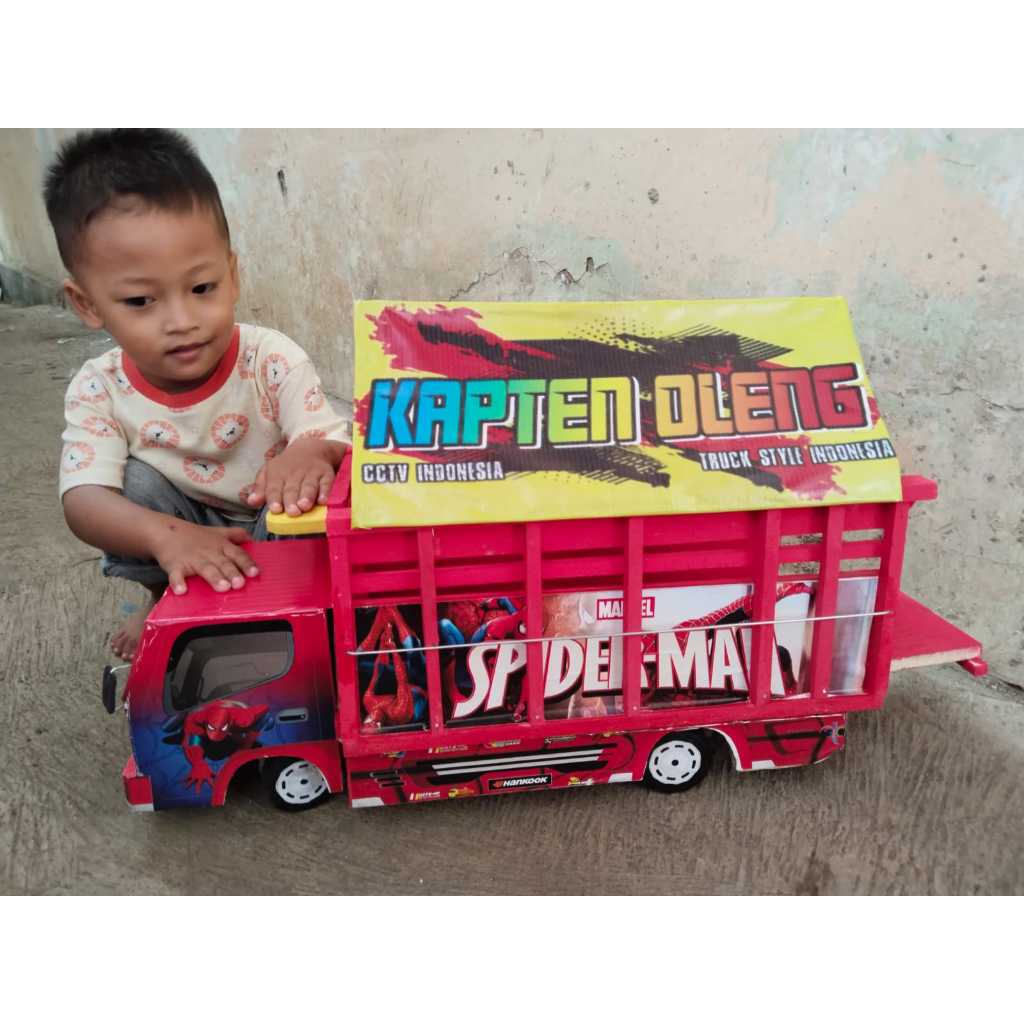 Miniatur truk oleng kayu full lampu kelip dan terpal pintu belkang bisa dibuka