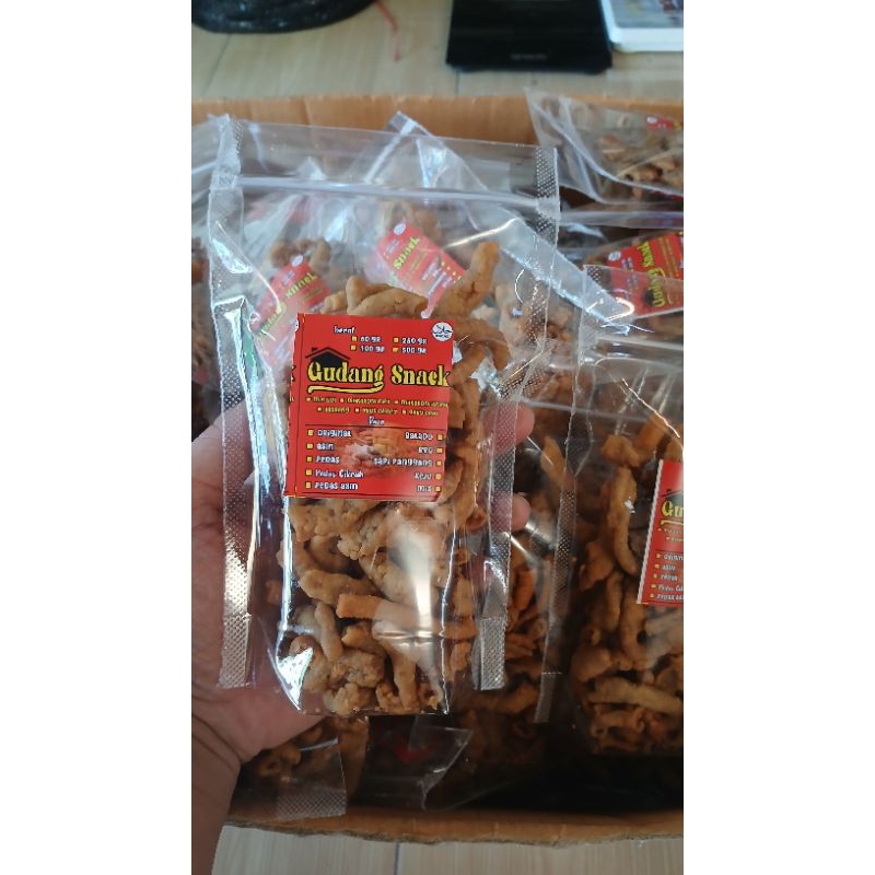 

Kripik usus crispy 100gram halal/ camilan kripik usus murah