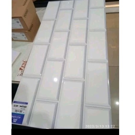 Keramik Dinding Bata Putih 30x60 Timbul (Glossy)/Keramik Dinding Kamar Mandi/Keramik Dinding Dapur/M