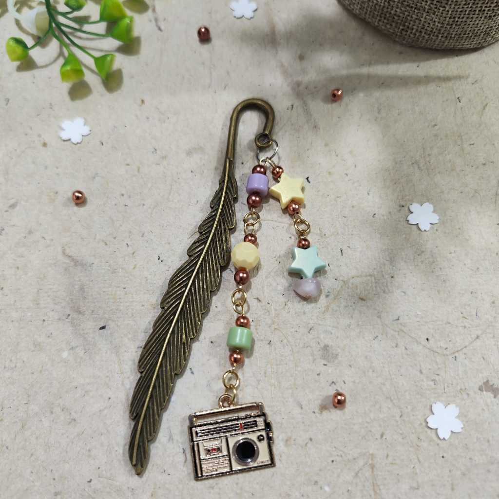 

VB001 | Vintage Bookmark | Pembatas buku besi | Charm Beads