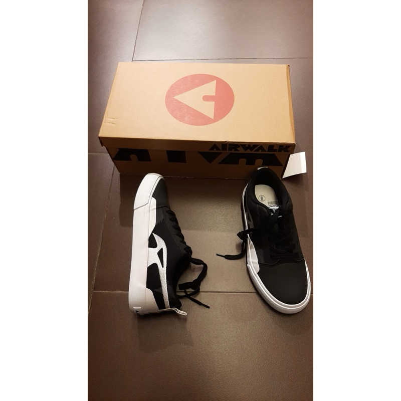 Sneakers Airwalk by Payless