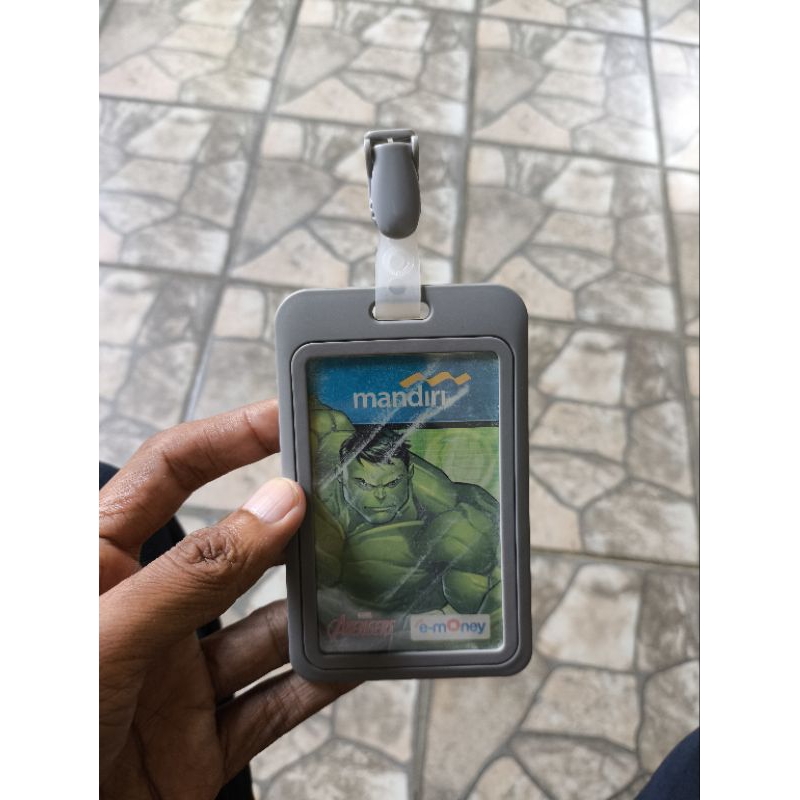 

Tempat Name tag ID Card holder abu abu original plus jepitan penjepit kerang abu abu original terlaris