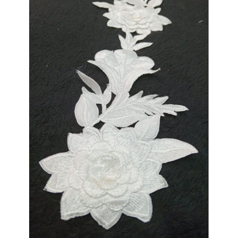 Renda bunga bordir tridi/3D