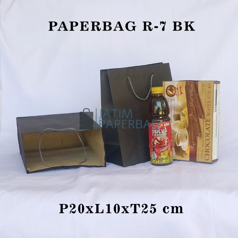 

Paper bag R7 BK Polos Hitam UK 20x10x25 Tas Kado Pernikahan / Asul Asul / Hajatan