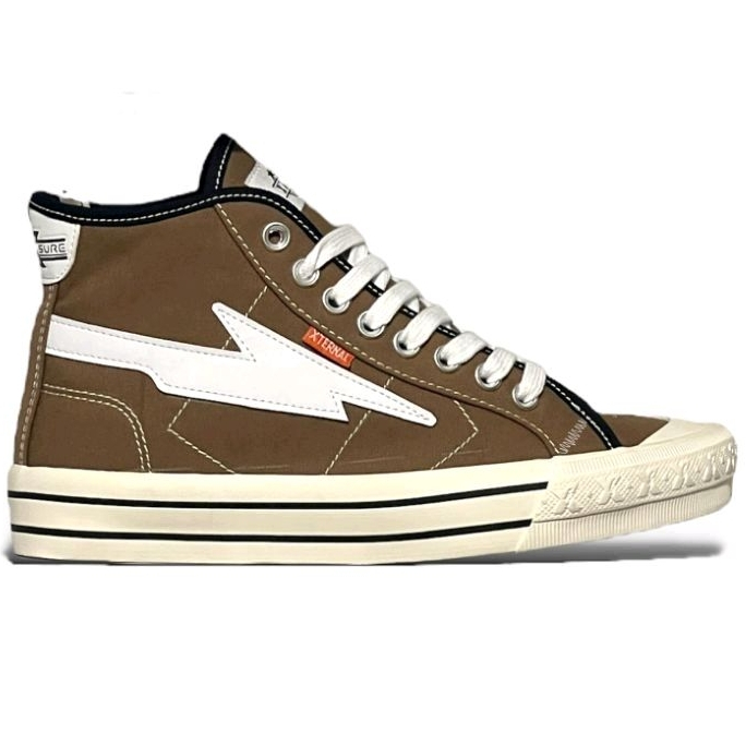 sepatu external tinggi menyala