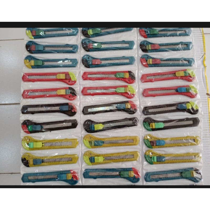 

PROMO CUTTER MURAH ISI 12PCS PER PAK