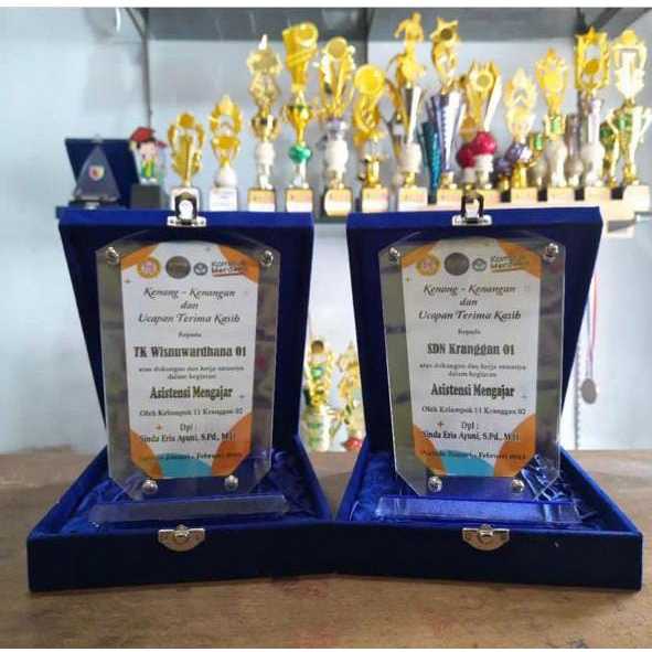 Vandel akrilik jepit/vandel akrilik custom/vandel ucapan/penghargaan