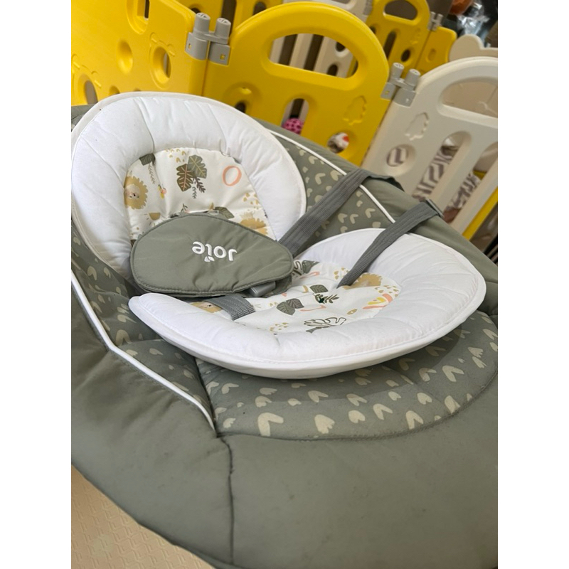 bouncer joei meet serina