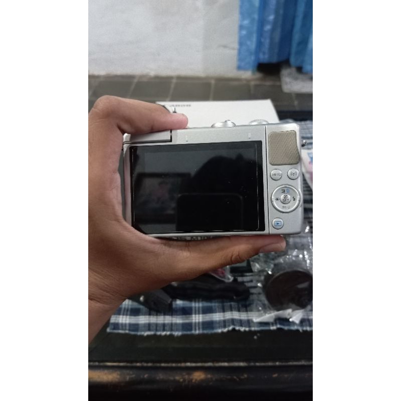 kamera canon eos m100