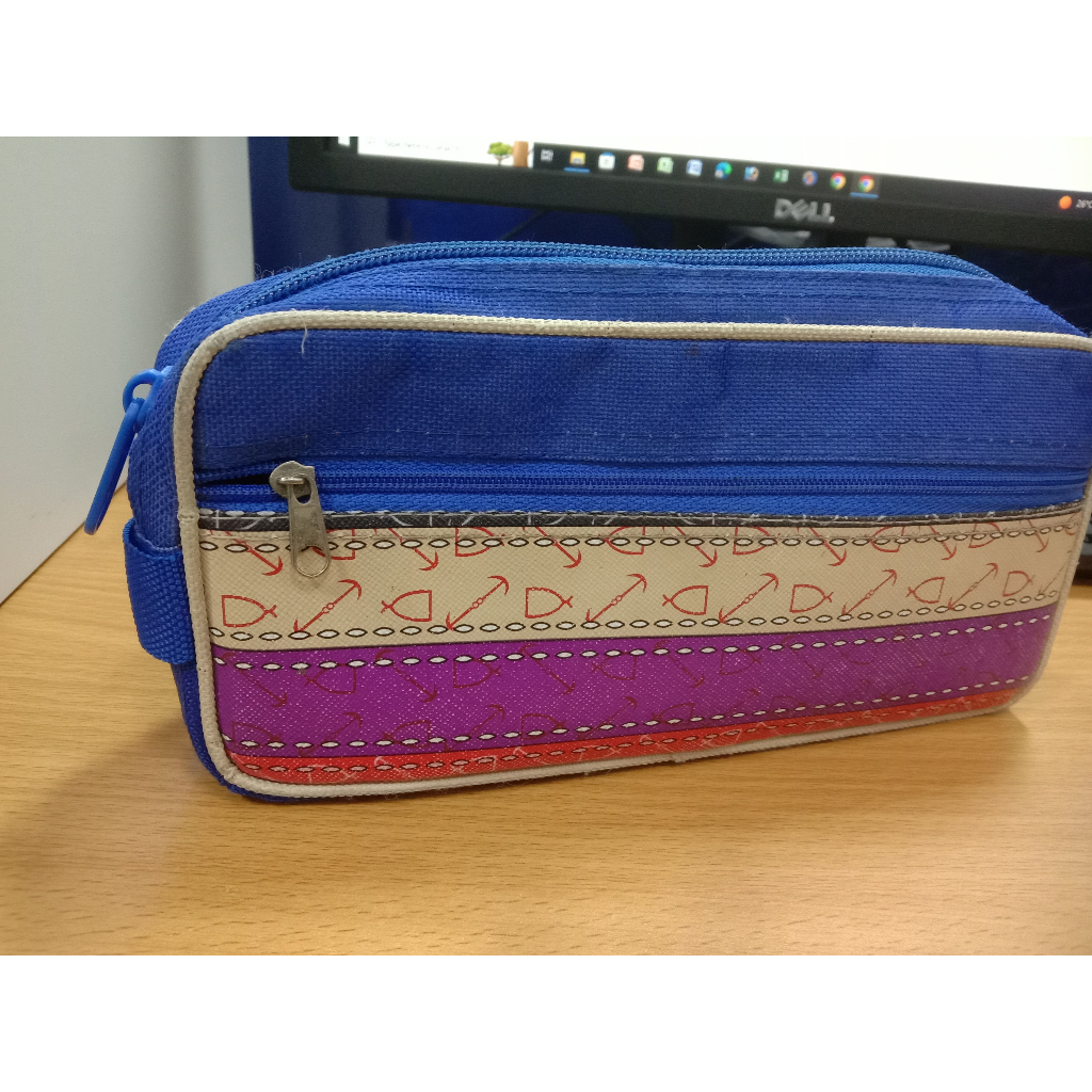 

Tempat Pensil - Blue Pensil Case