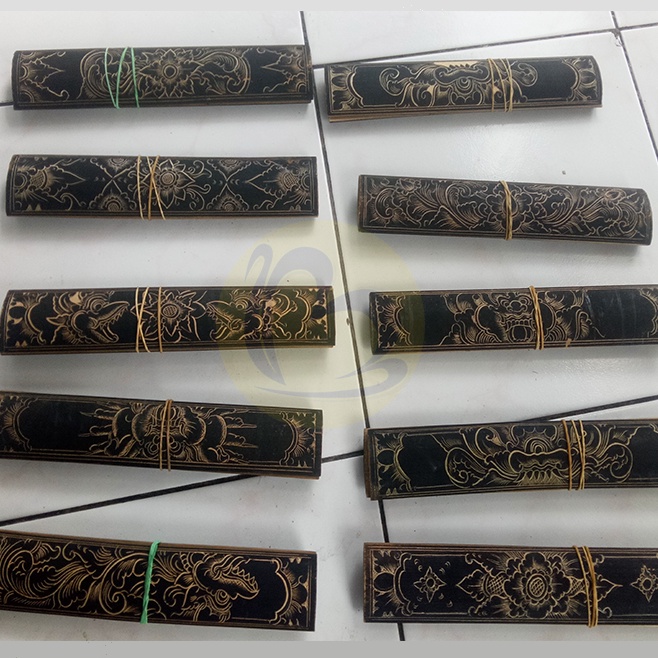 

KODE J7R9 Takepan Cakepan Lontar Bambu Sampul Lontar ukuran 25cm Alat Nyurat Lontar