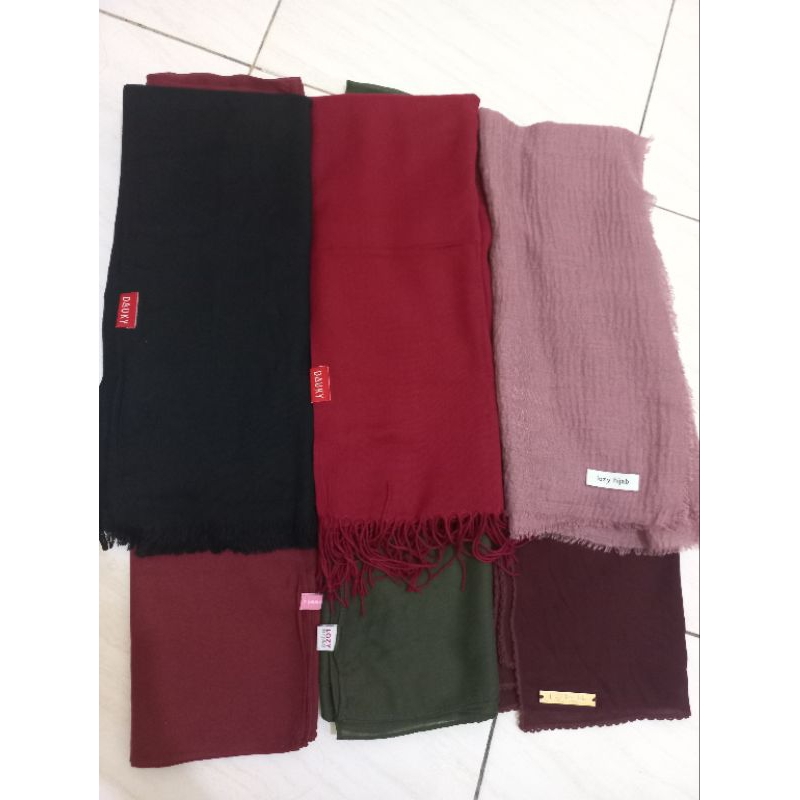 Preloved dauky, lozy hijab, femme outfit