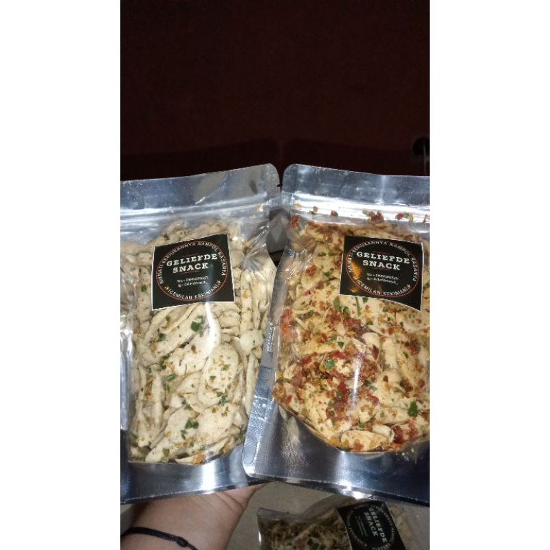 

Cemilan Otak-otak Crispy Pedas Daun Jeruk