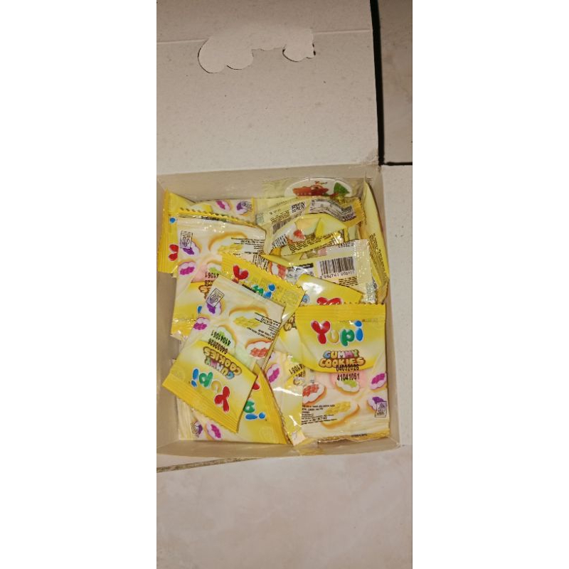 

yupi gummy cookies