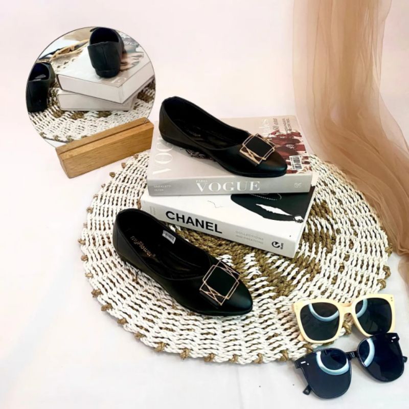 Flatshoes hitam/flatshoes polos/sepatu kerja/sepatu wisuda