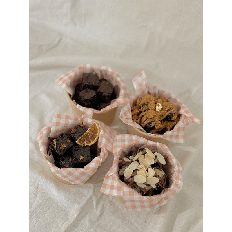 

Brownie Bites by Moncafe Patisserie