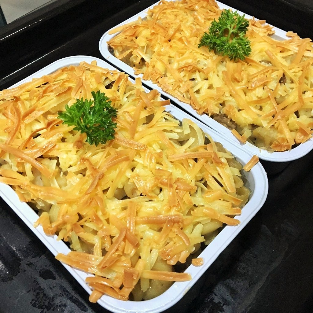 

Ready to eat makaroni panggang homemade
