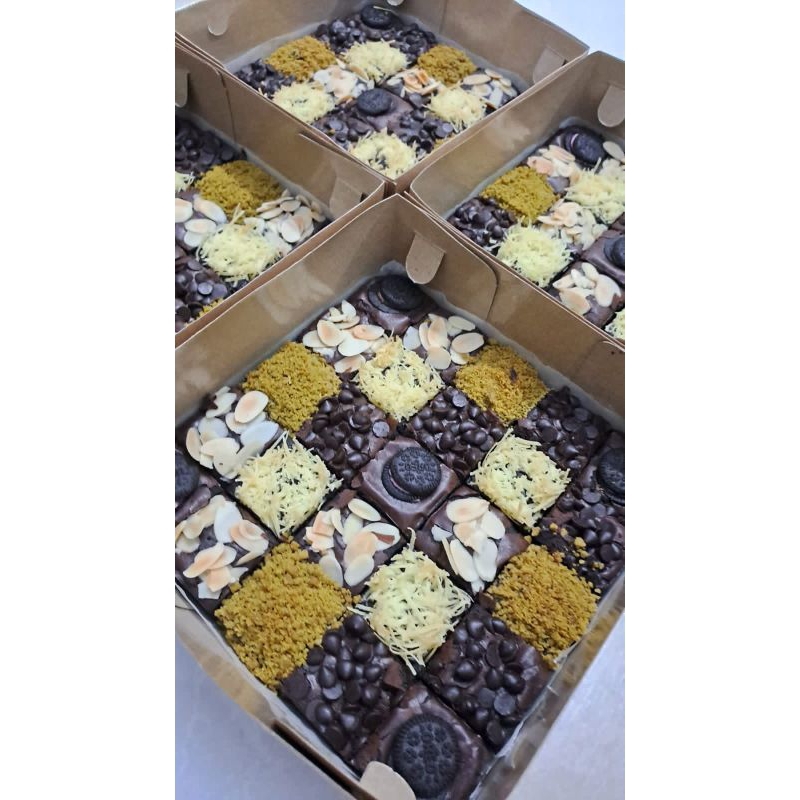 

Fudgy Brownies 20x20 topping bebas