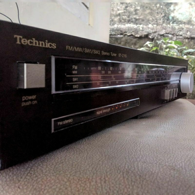 Technics ST-Z11s Stereo Tuner Fm/mw/sw1/sw2 bekas
