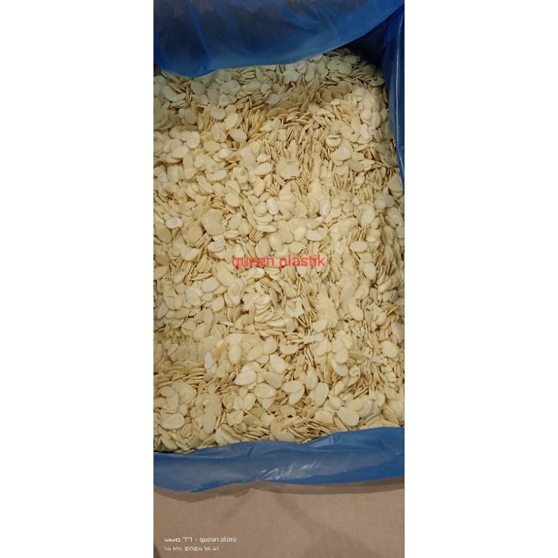 

Almond slice blue diamond repack 100 gr kacang almond iris