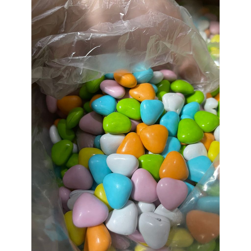 

COKLAT LOVE OVAL/COKELAT BATU OVAL LOVE TOPLES 100GR