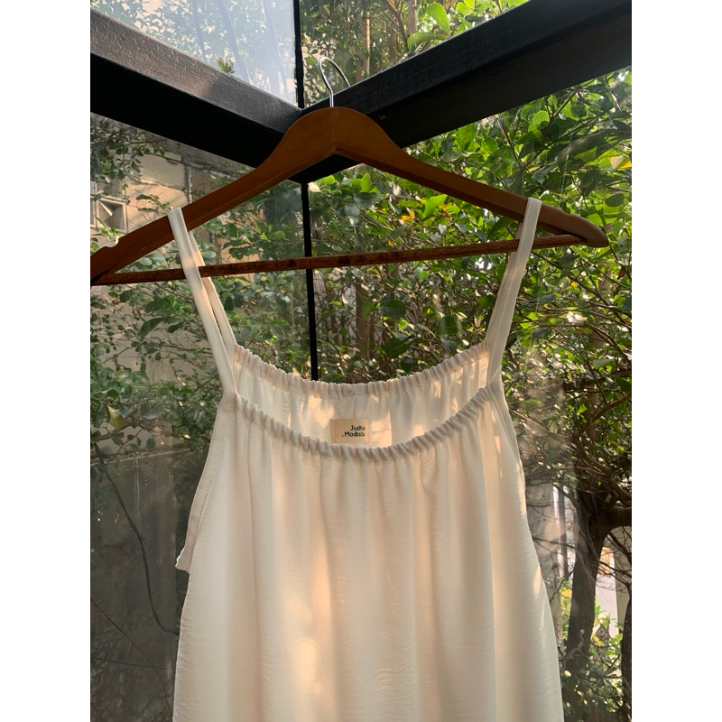 Tiara Sleveless Maxi Dress