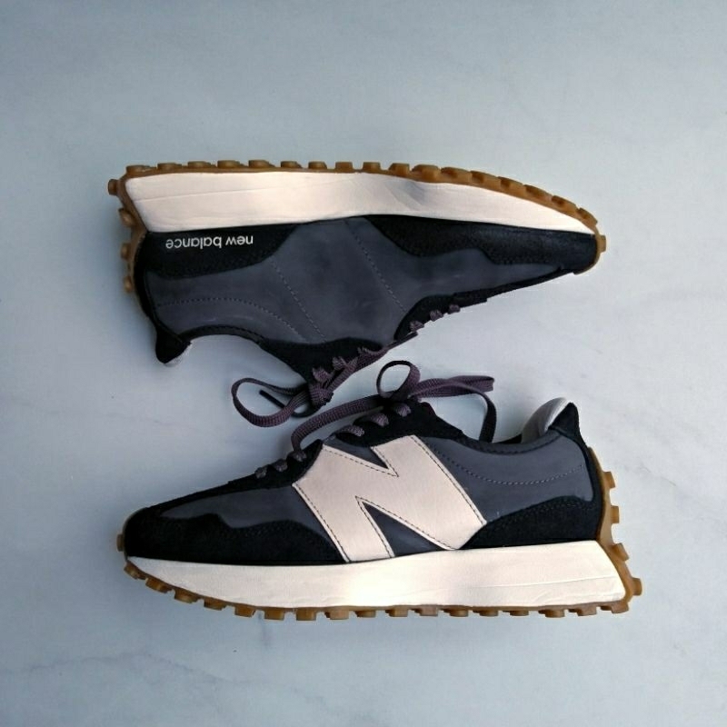 Sepatu NEW BALANCE 327 black grey