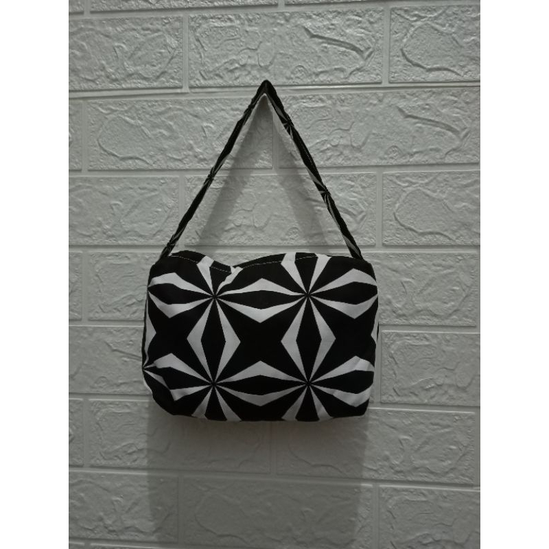 Tas kecil untuk HP dan dompet