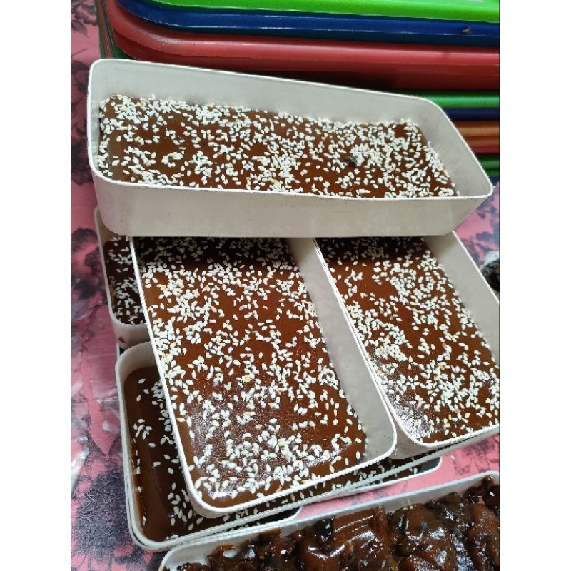 

Jenang Dodol Wijen Cap Mawar Kemasan Besek 500gr