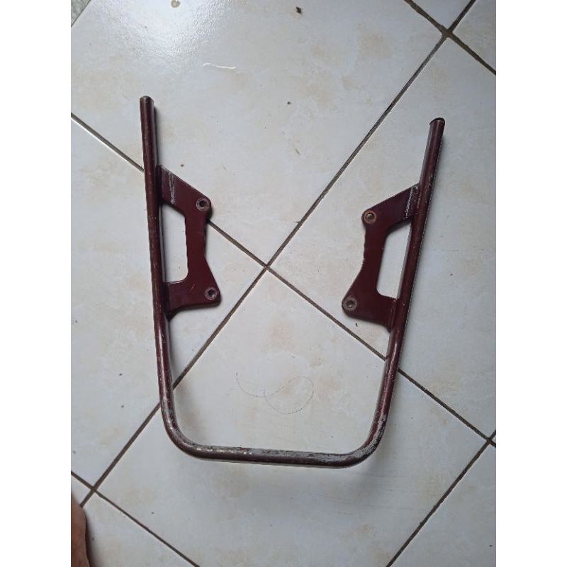 Behel kaze original copotan. behel belakang Kawasaki Kaze yg buat pegangan belakang jok