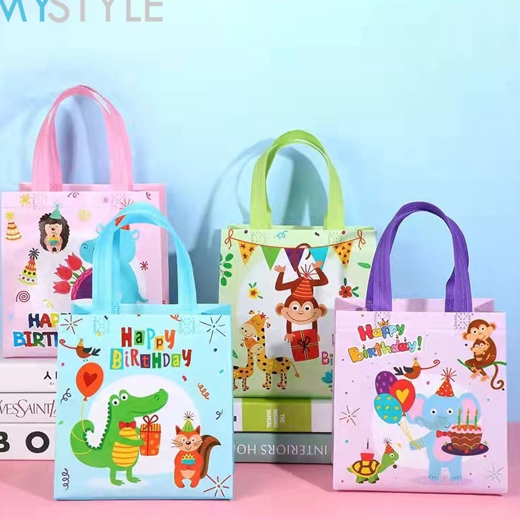 

Model Terkini MYSTYLE GOODIE BAG DX23 1 LUSIN WARNA RANDOM ANEKA GAMBAR KARAKTER LUCU ULANG TAHUN HAPPY BIRTHDAY TAS KARUNG PLASTIK SOUVENIR