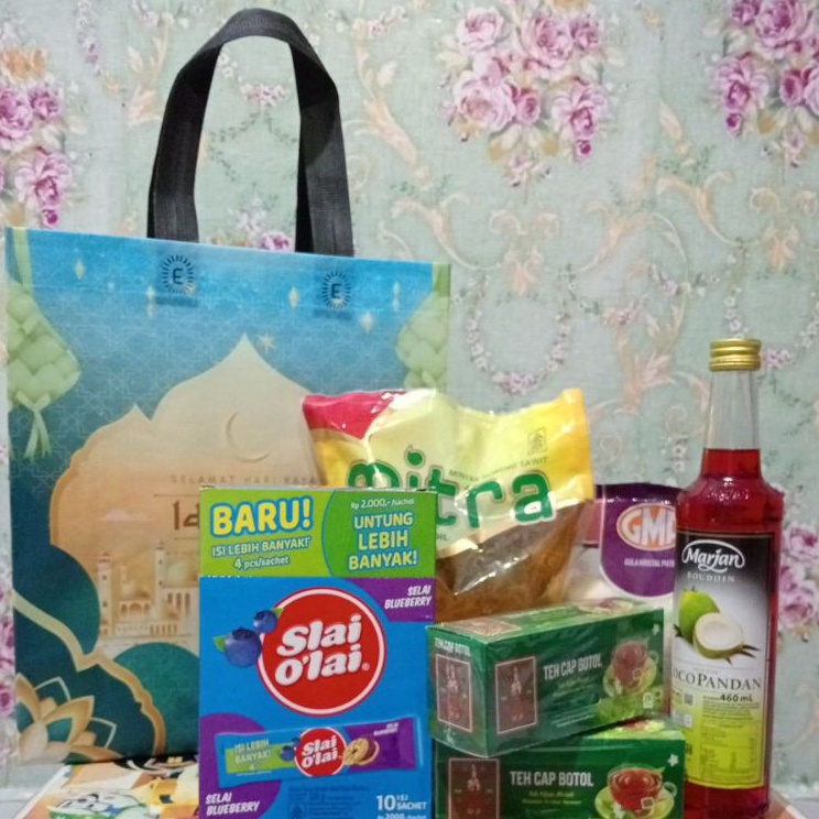 

Terlaris tas idul fitri laminasi edisi baru ukuran 3x4 isi 12pcs bingkisan souvenir