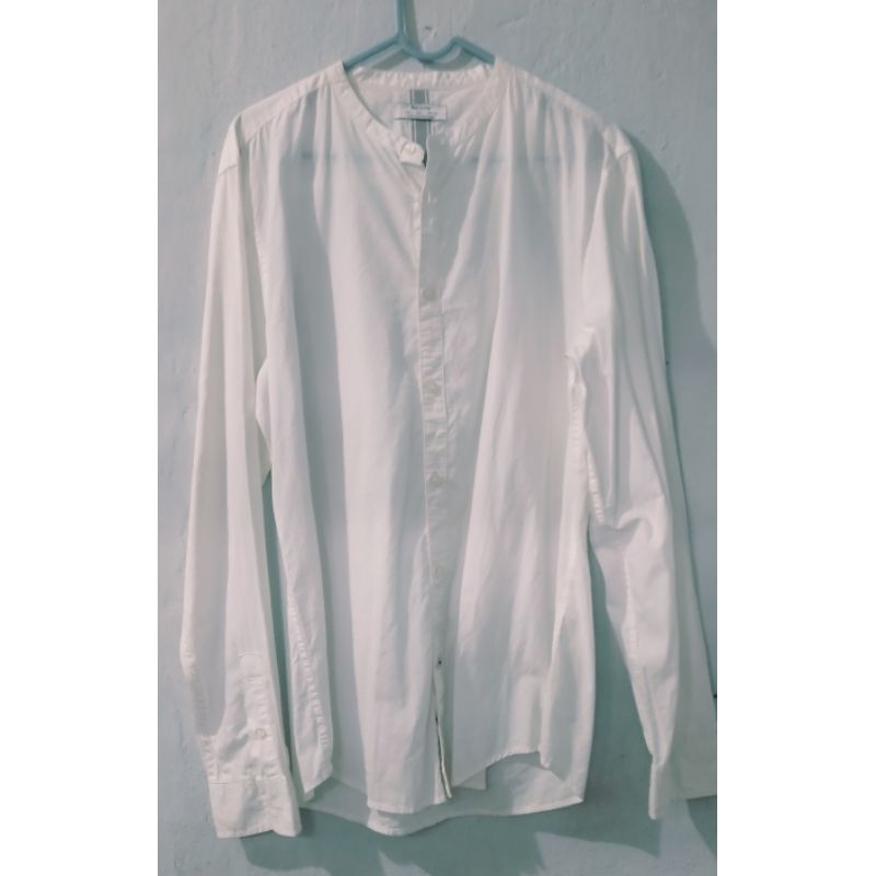 Kemeja Putih Pria BERSHKA