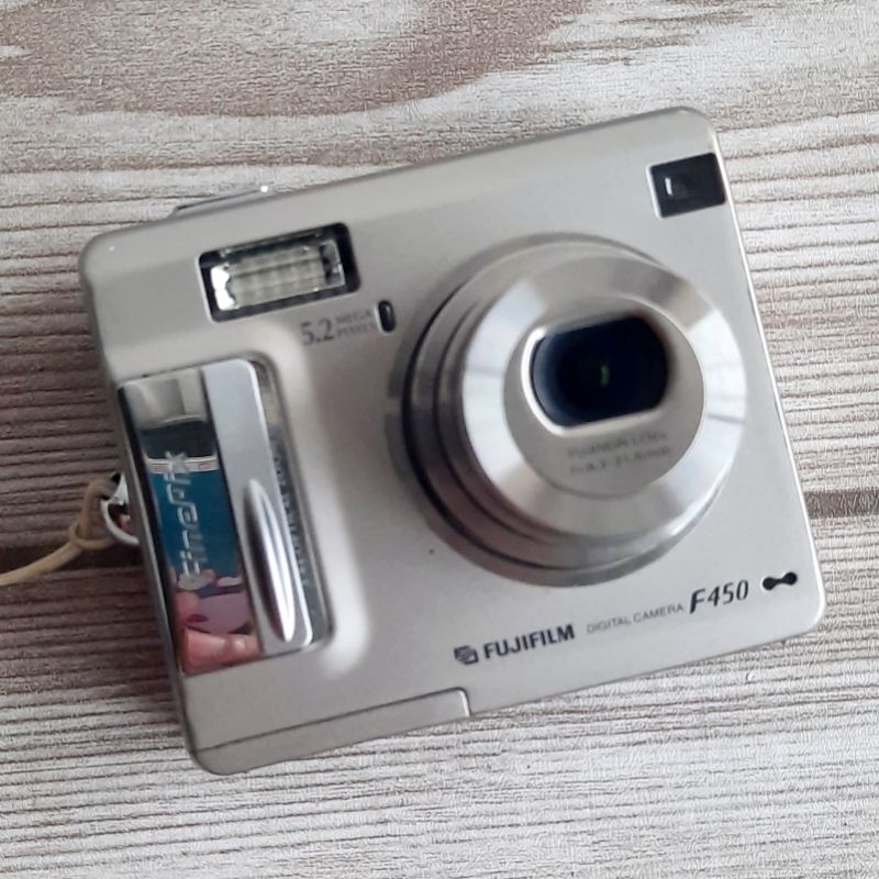 Kamera Digital Fujifilm Finepix F450
