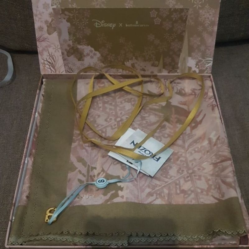 new buttonscarves disney frozen willow