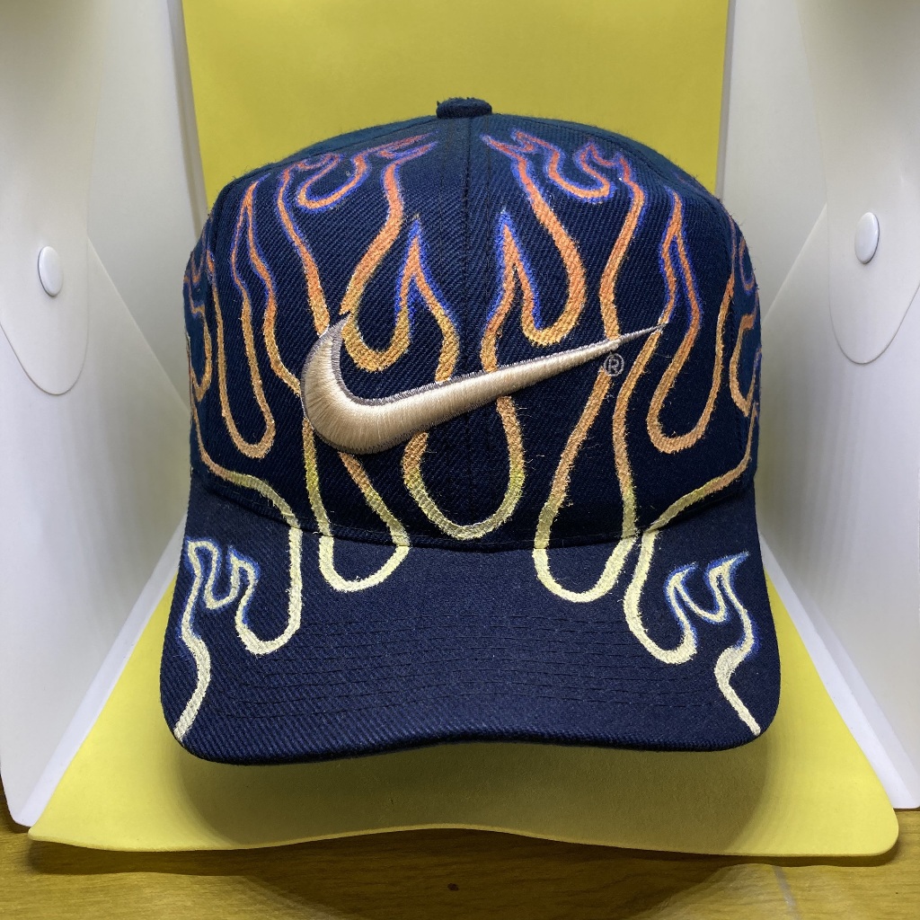 PRELOVED TOPI MODEL SNAPBACK NIKE VINTAGE STRAP CENTANG CUSTOM PAINTING FLAME