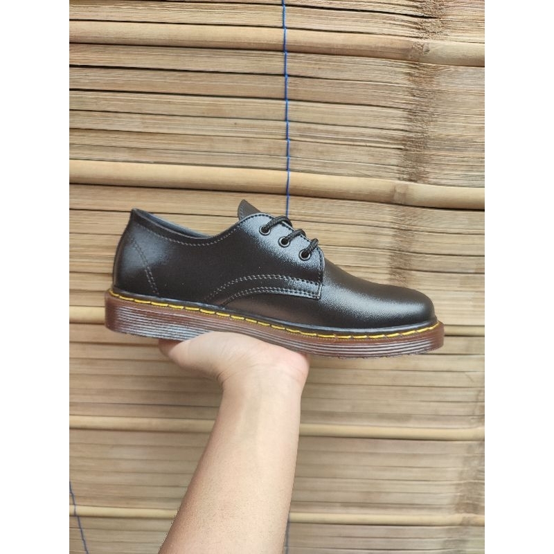 Terbaru Dr Martens Low Boots Original Unisex Pria Wanita Sepatu Dokmar 3 Hole