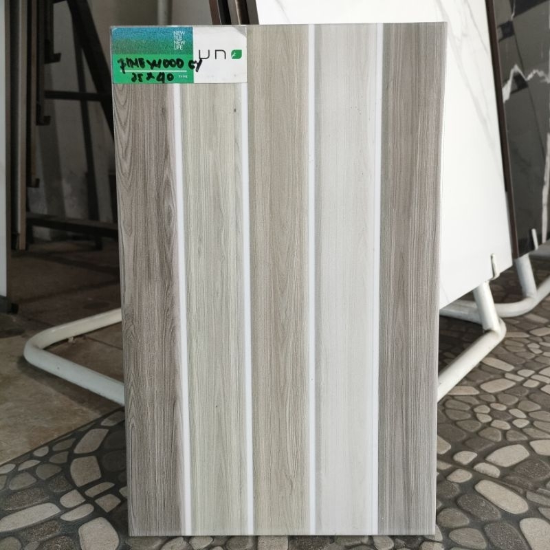 Keramik Dinding 25x40 Uno Finewood GY Pare Kediri