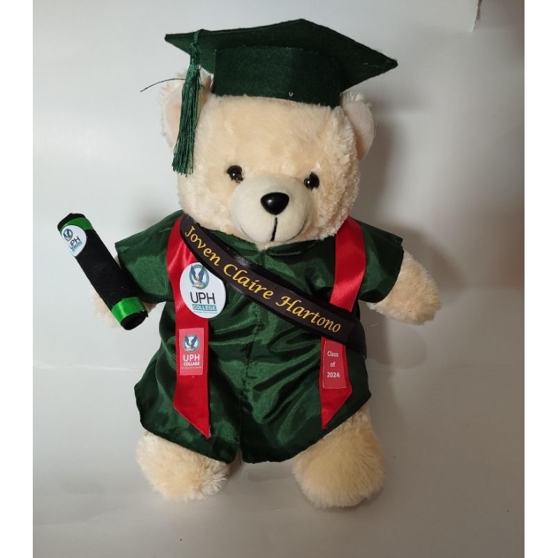 Boneka Custom Baju Wisuda UPH College UPHC